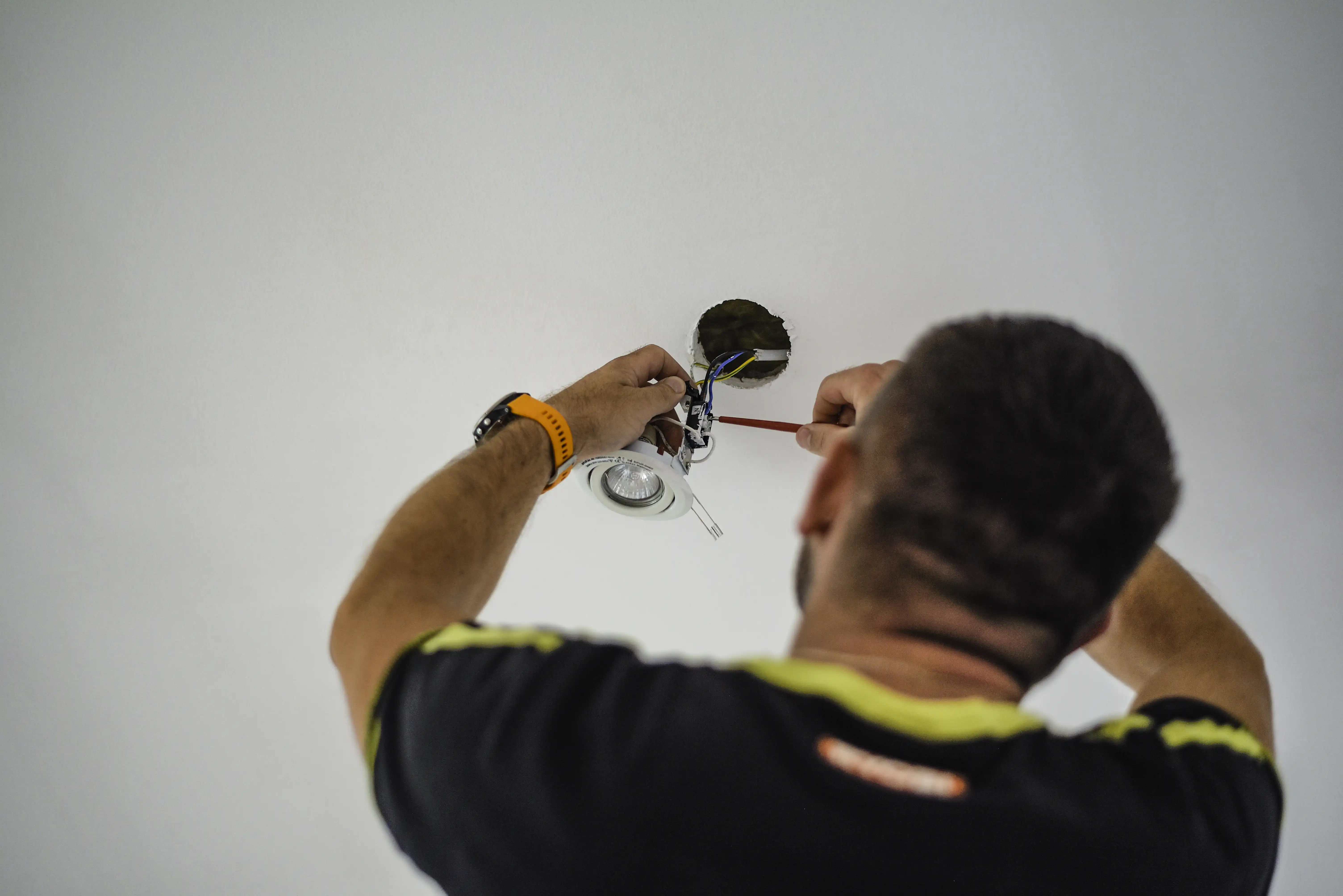 Electrical outlet installation by licensed handyman in Stockton CA